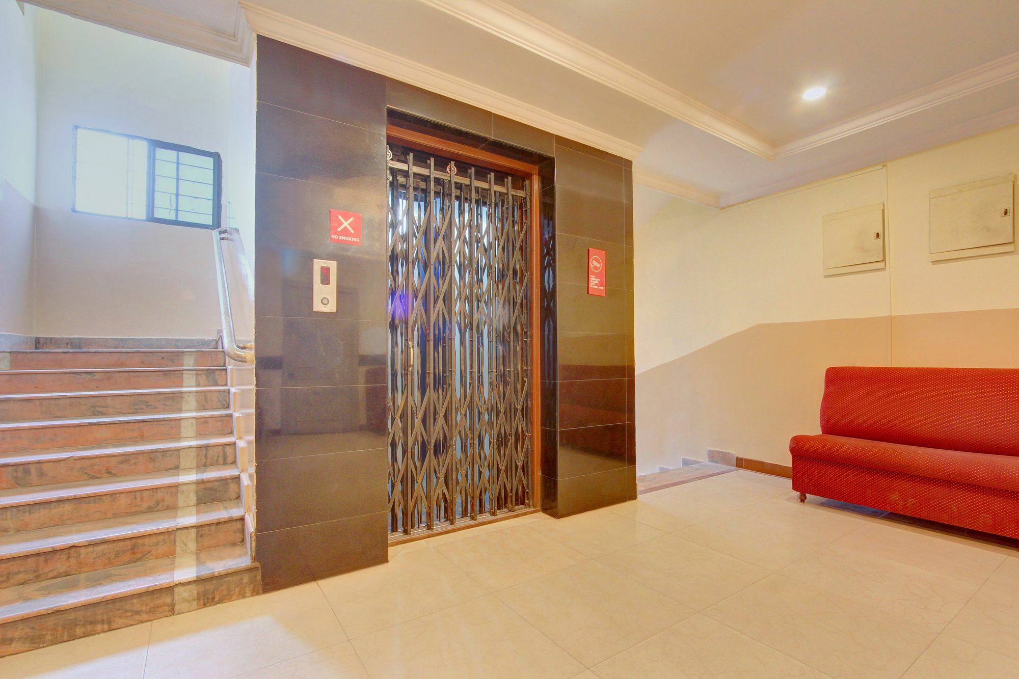 Oyo 10596 Hotel Indu Haydarabad Dış mekan fotoğraf