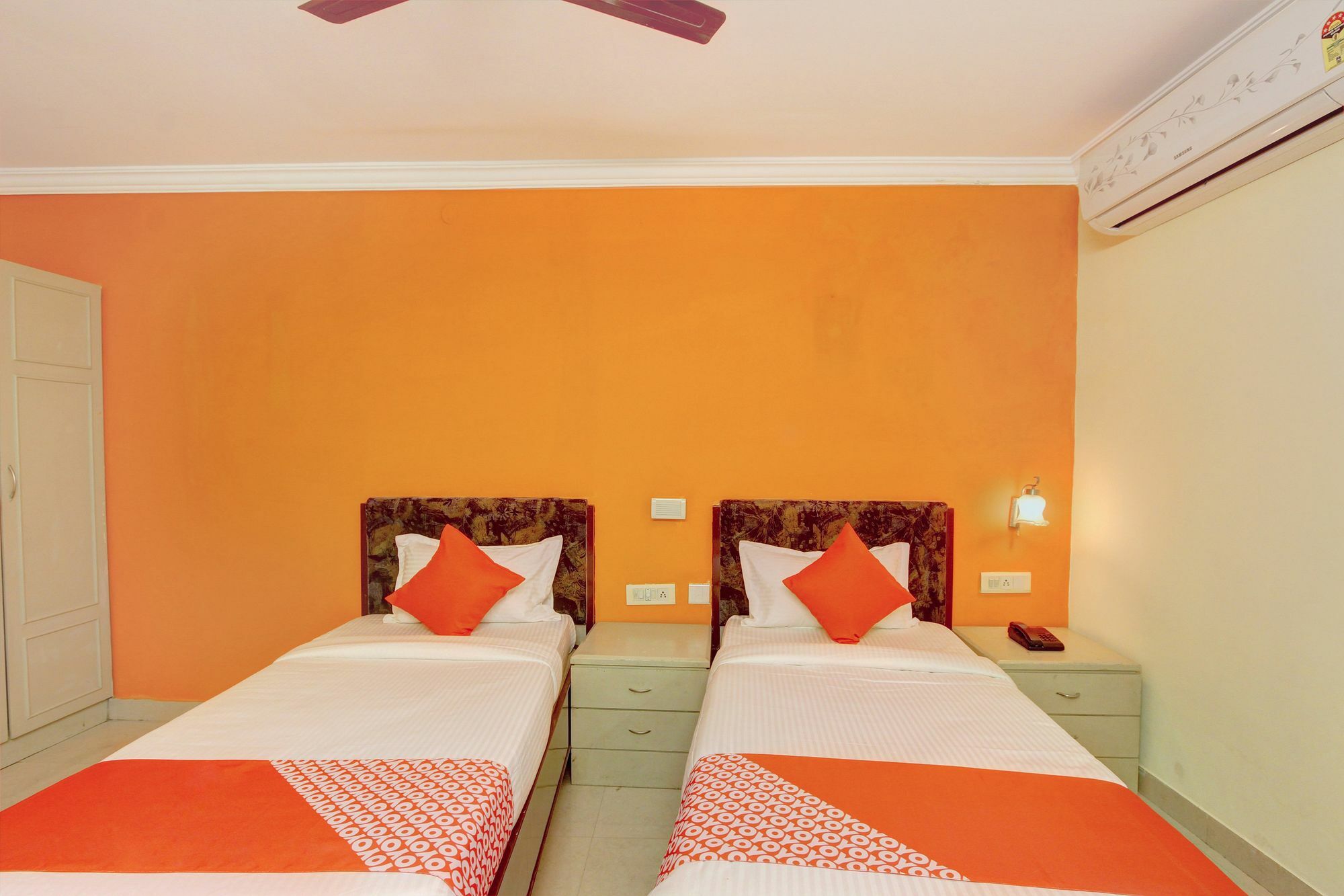 Oyo 10596 Hotel Indu Haydarabad Dış mekan fotoğraf