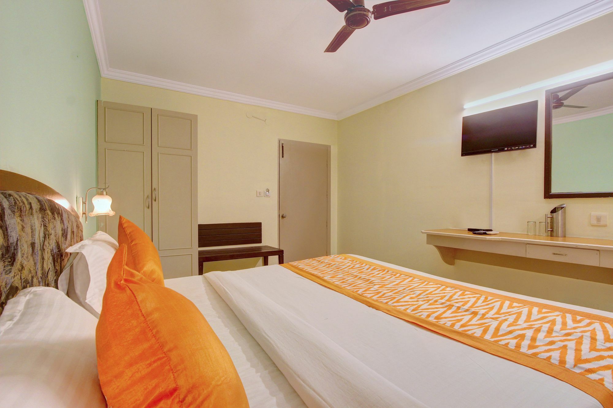 Oyo 10596 Hotel Indu Haydarabad Dış mekan fotoğraf